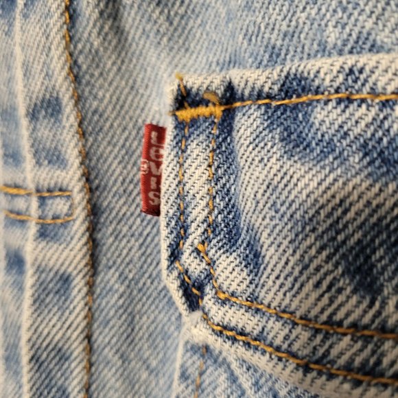 Vintage Levi's Buckle Back Denim Jean Jacket - Picture 7 of 16